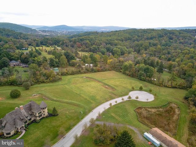 2212 S MELROSE LN, Bethlehem, PA 18015