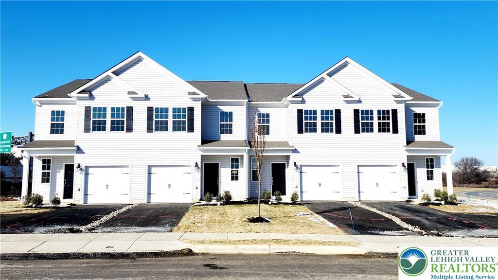 1104 Martin Road, Upper Macungie Twp, PA 18031