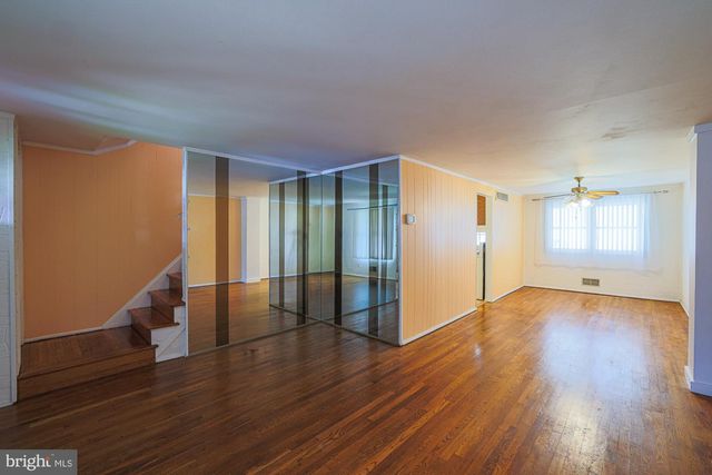 1021 FOXCHASE LN, Essex, MD 21221