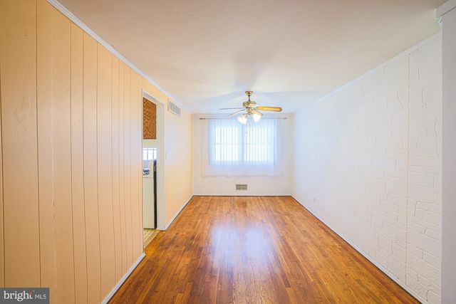 1021 FOXCHASE LN, Essex, MD 21221