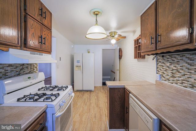 1021 FOXCHASE LN, Essex, MD 21221