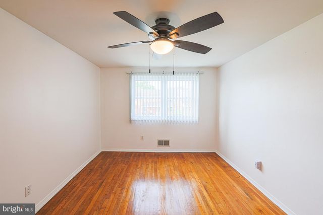 1021 FOXCHASE LN, Essex, MD 21221