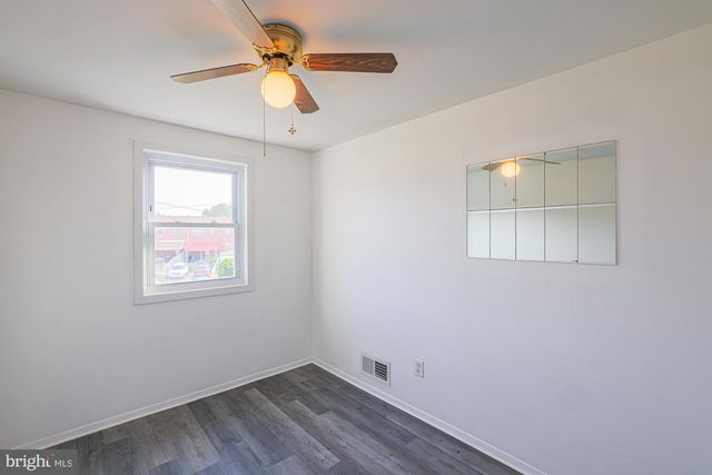 1021 FOXCHASE LN, Essex, MD 21221