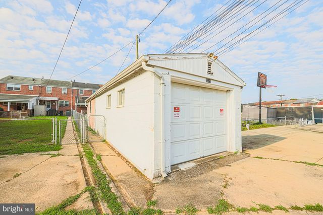 1021 FOXCHASE LN, Essex, MD 21221