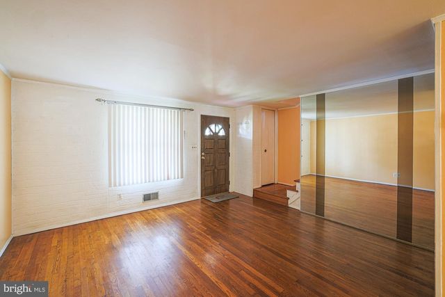 1021 FOXCHASE LN, Essex, MD 21221