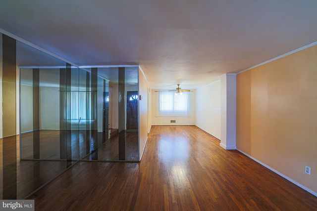 1021 FOXCHASE LN, Essex, MD 21221