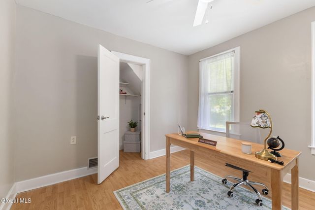 775 St Davids Lane, Niskayuna, NY 12309