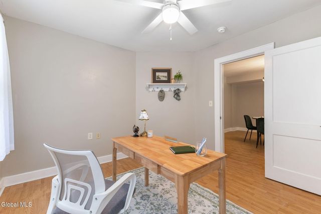 775 St Davids Lane, Niskayuna, NY 12309