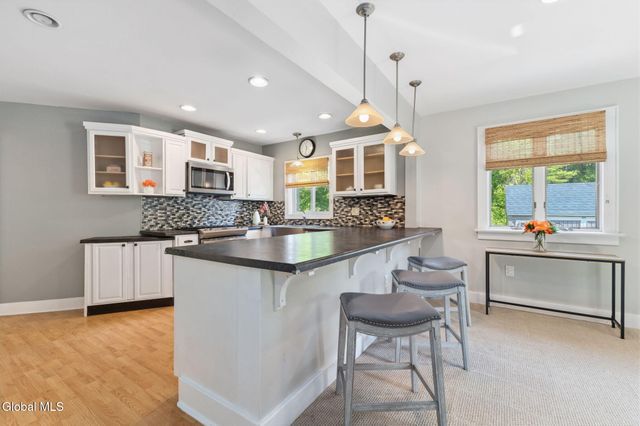 775 St Davids Lane, Niskayuna, NY 12309