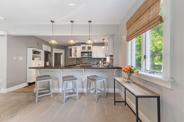 775 St Davids Lane, Niskayuna, NY 12309