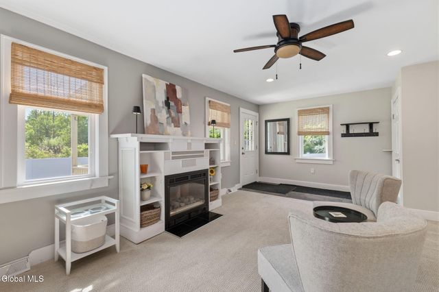 775 St Davids Lane, Niskayuna, NY 12309