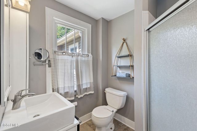 775 St Davids Lane, Niskayuna, NY 12309