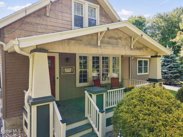 775 St Davids Lane, Niskayuna, NY 12309