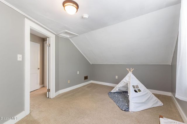 775 St Davids Lane, Niskayuna, NY 12309