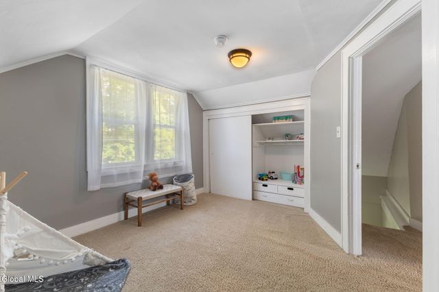 775 St Davids Lane, Niskayuna, NY 12309