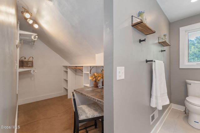 775 St Davids Lane, Niskayuna, NY 12309