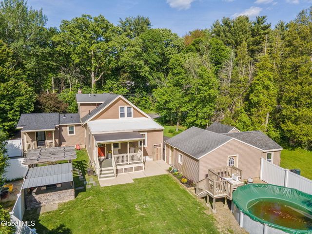775 St Davids Lane, Niskayuna, NY 12309