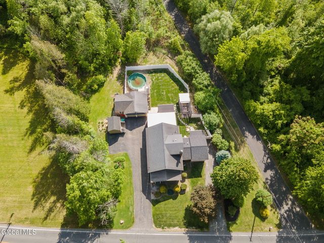 775 St Davids Lane, Niskayuna, NY 12309