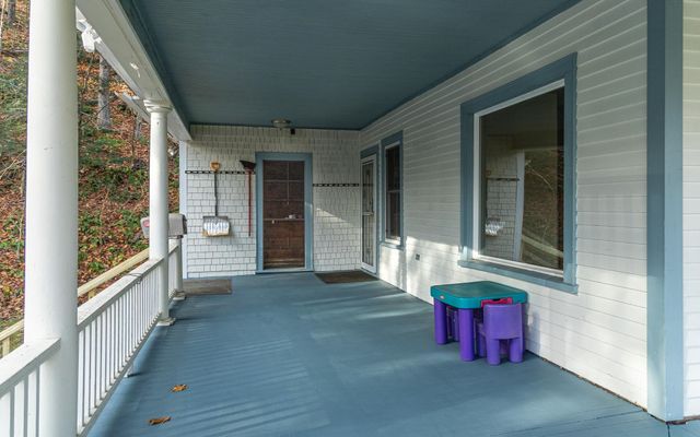 10 King Street, Rockingham, VT 05101