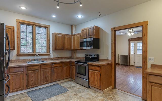 10 King Street, Rockingham, VT 05101