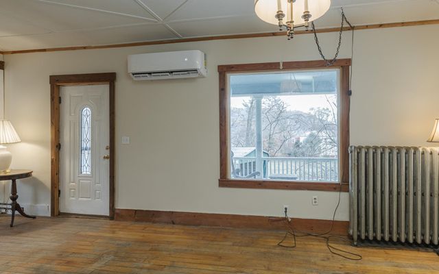 10 King Street, Rockingham, VT 05101