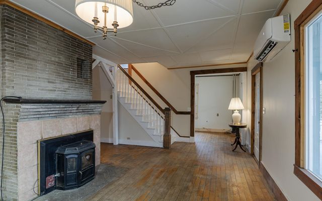 10 King Street, Rockingham, VT 05101