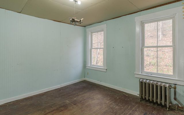 10 King Street, Rockingham, VT 05101