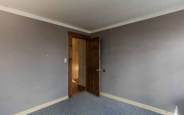 10 King Street, Rockingham, VT 05101