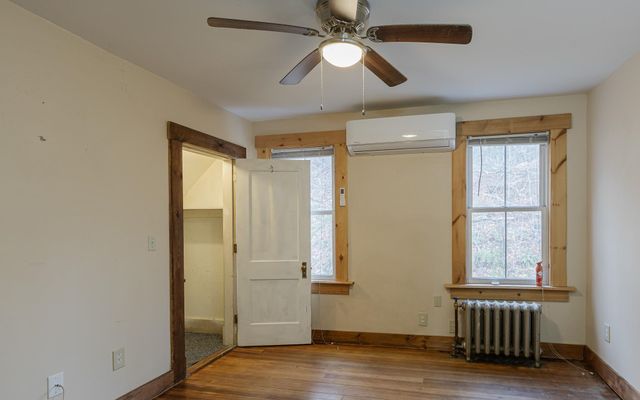 10 King Street, Rockingham, VT 05101