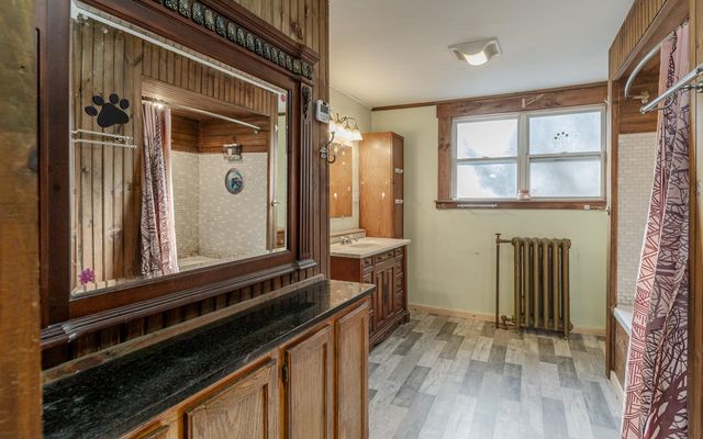 10 King Street, Rockingham, VT 05101