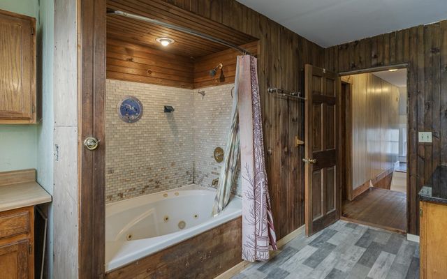 10 King Street, Rockingham, VT 05101