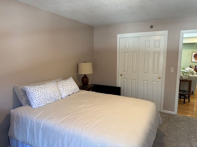 124 Tennis Plaza Rd 21, Dracut, MA 01826