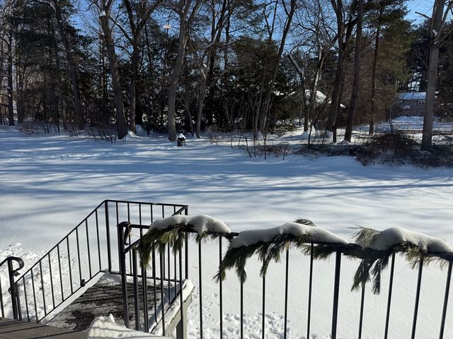 124 Tennis Plaza Rd 21, Dracut, MA 01826