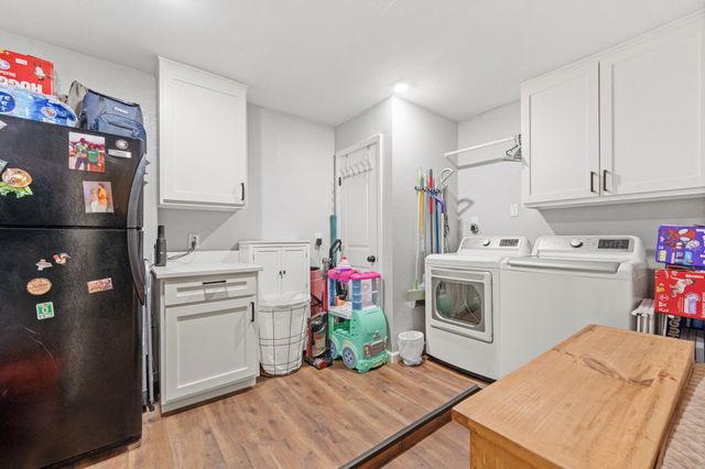 311 Robin Court, Burleson, TX 76028