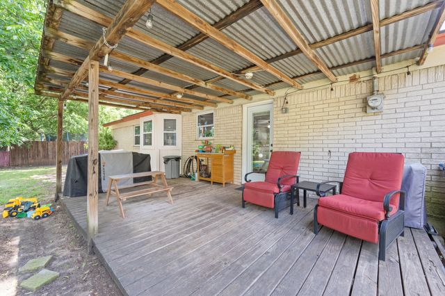 311 Robin Court, Burleson, TX 76028