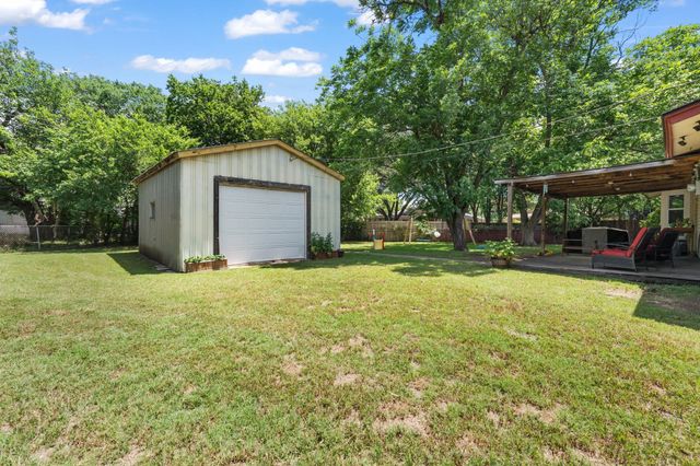 311 Robin Court, Burleson, TX 76028