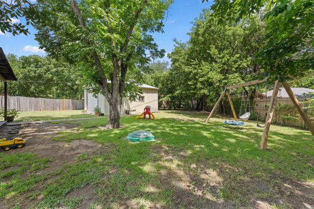 311 Robin Court, Burleson, TX 76028