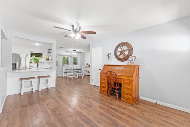 311 Robin Court, Burleson, TX 76028