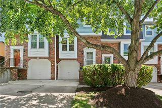 105 Spruce Ct, Ross Twp, PA 15229