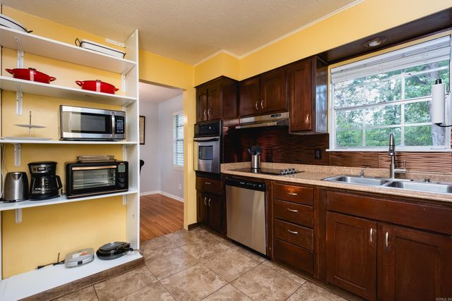 526 Springwood Drive, Little Rock, AR 72211