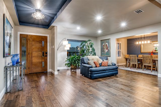 3135 Timberview Road, Dallas, TX 75229