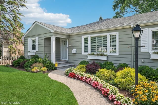 1539 Greenleaf Avenue, Lake Forest, IL 60045