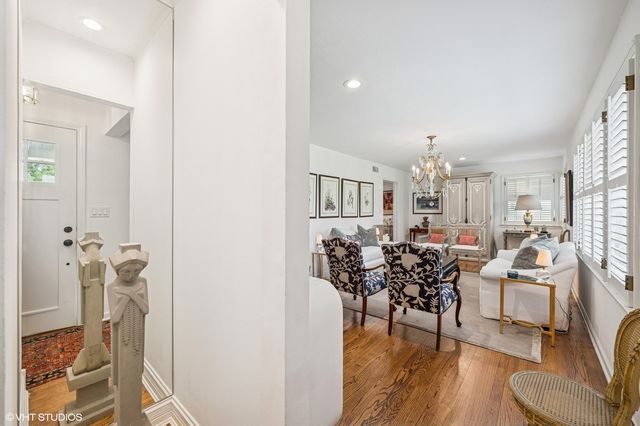 1539 Greenleaf Avenue, Lake Forest, IL 60045
