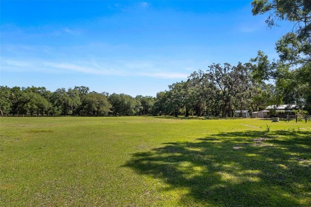 11902 CR 727, Webster, FL 33597