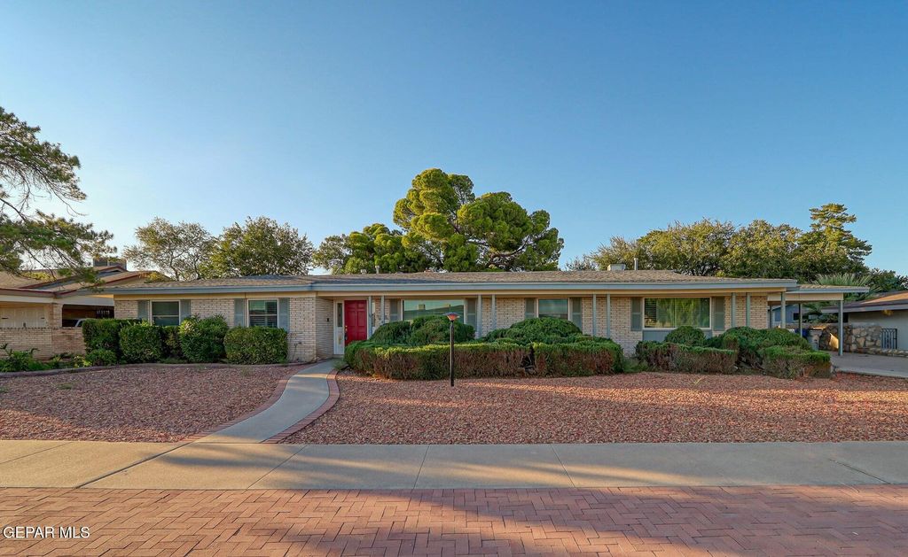 9801 EASTRIDGE Drive, El Paso, TX 79925