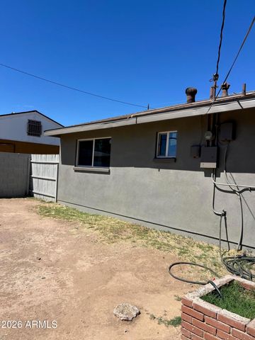 6831 W CAMELBACK Road, Phoenix, AZ 85033