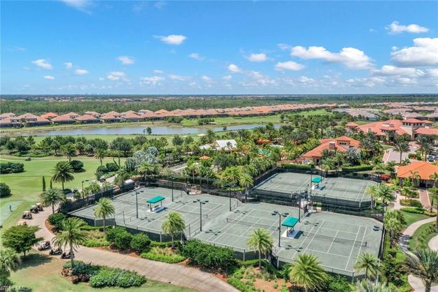 9223 Rialto LN, Naples, FL 34119