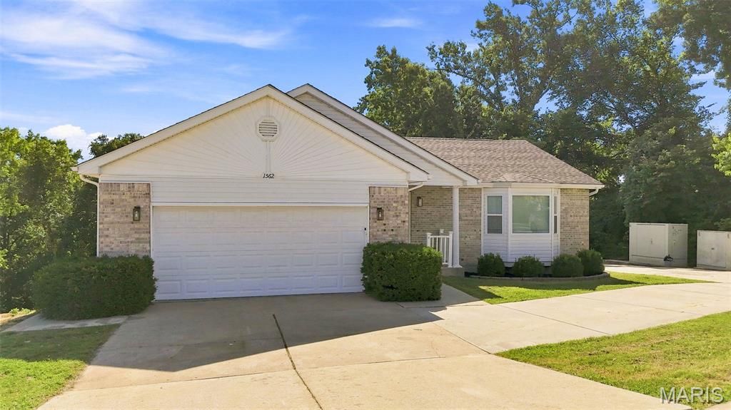 1562 Scenic Drive, Herculaneum, MO 63048