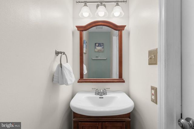 6343 ROAN STALLION LN, Columbia, MD 21045