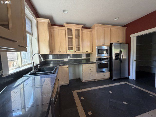 11221 Se VERNAZZA Ln, Happy Valley, OR 97086